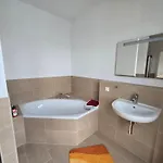 Apartment Travel 2 *